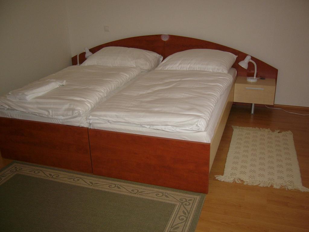 Penzion Da Giacomo Hotel Trencin Room photo